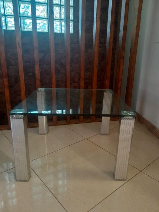 Mesa de vidro em bom estado