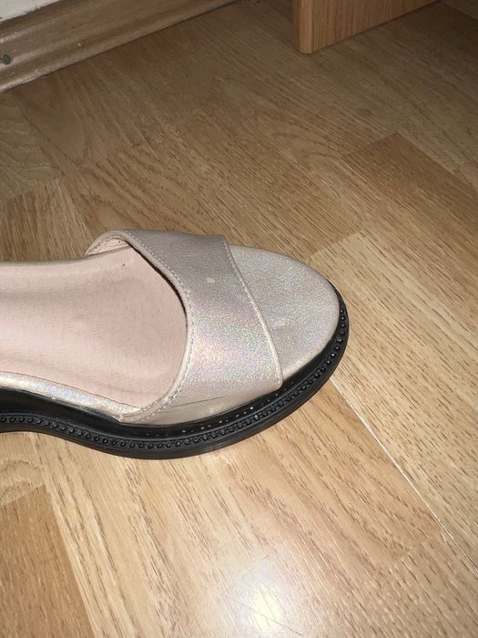 Sandaly na platformie
