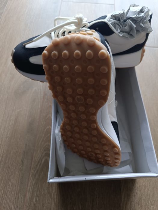 Sapatilhas novas (tam. 39)