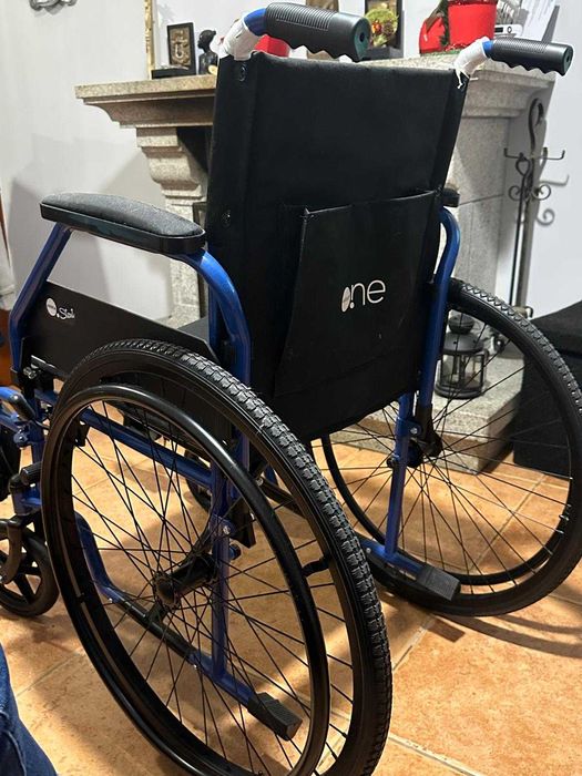 Cadeira de Rodas Dobrável