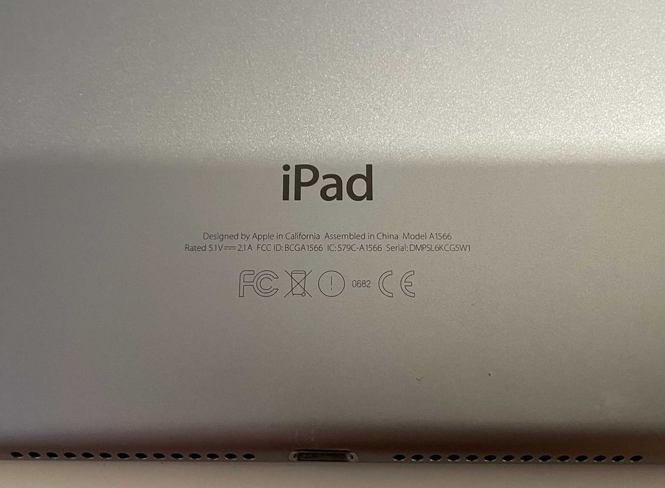 Планшет iPad Air 2 A1566 128GB 9.7" Retina (2048x1536)