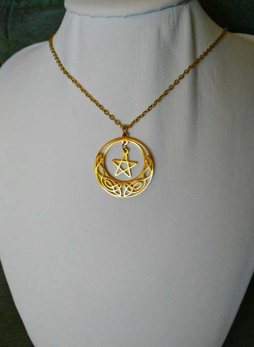 Colar Aço Dourado Retro c/ Padrão de Estrelas NOVO