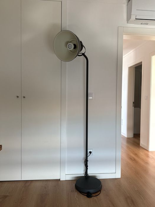 candeeiro pé IKEA hektar