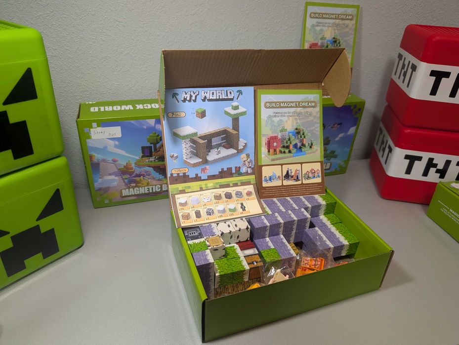 Магнітний Конструктор Minecraft 128шт + 6 Фігурок Майнкрафт Сніг Дім