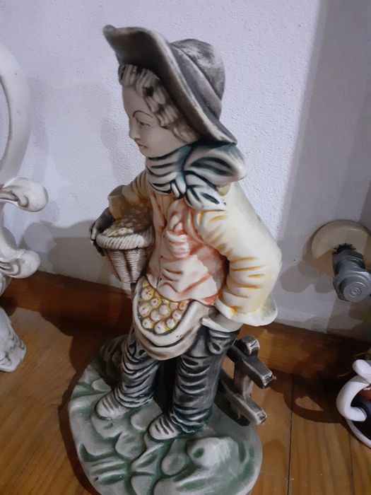 Figura decorativa 35cm alt.  impecável.