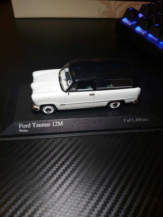 Carros de Colção: Paul´s Model Art (MiniChamps)