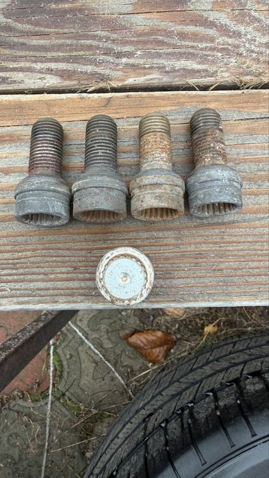 Секретні  болти