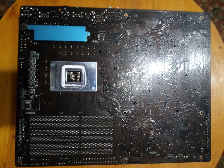 Материнская плата