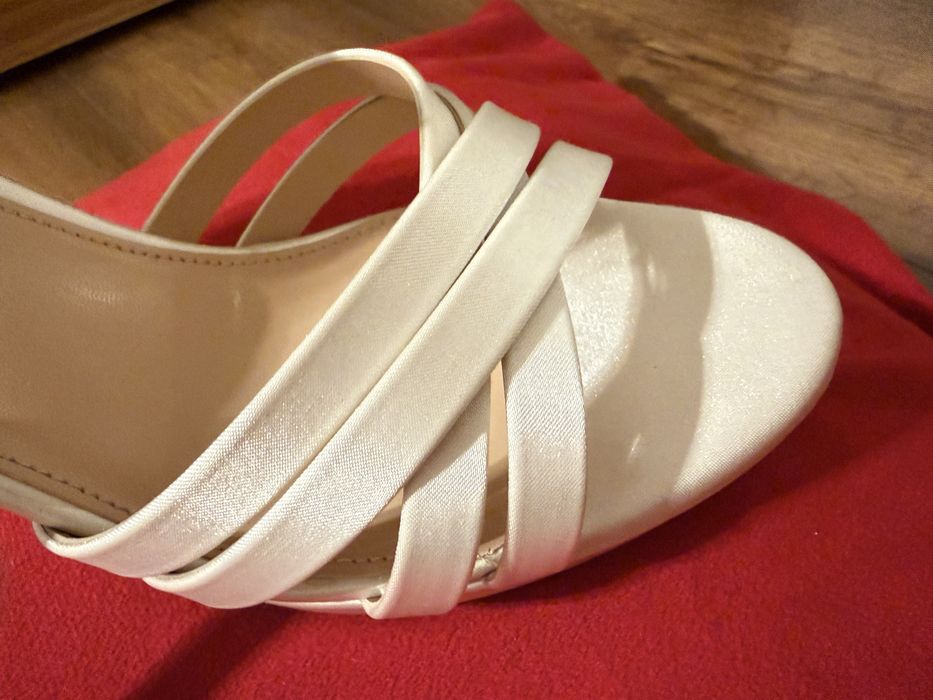 Buty ślubne lub na poprawiny