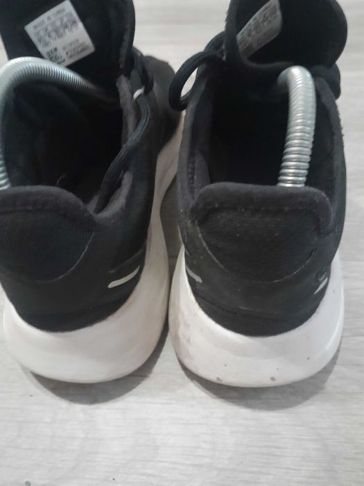 Кросівки adidas 200грн