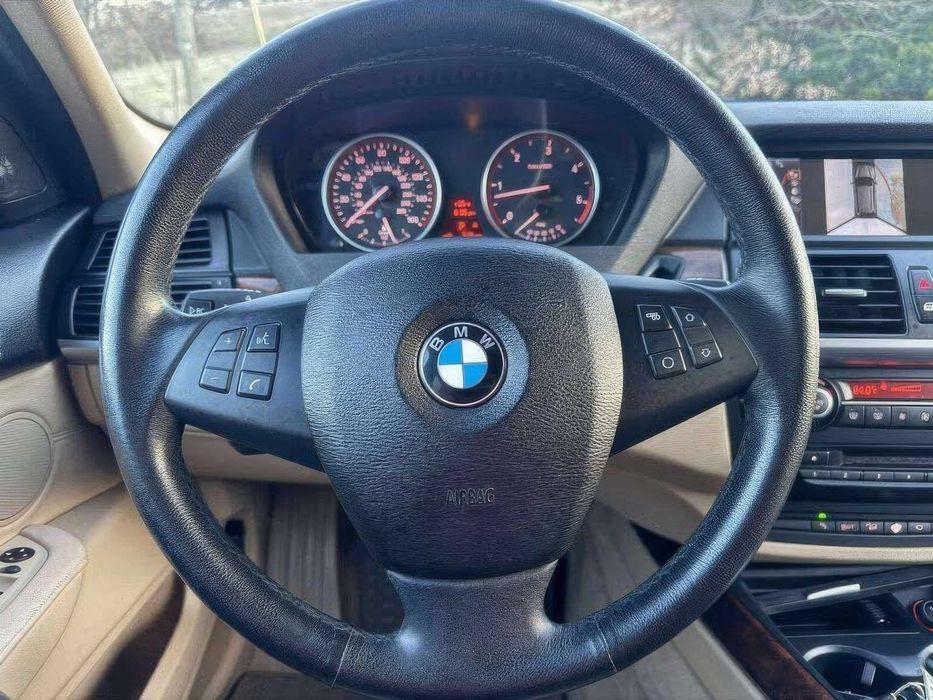 BMW X5 xDrive35d      2012