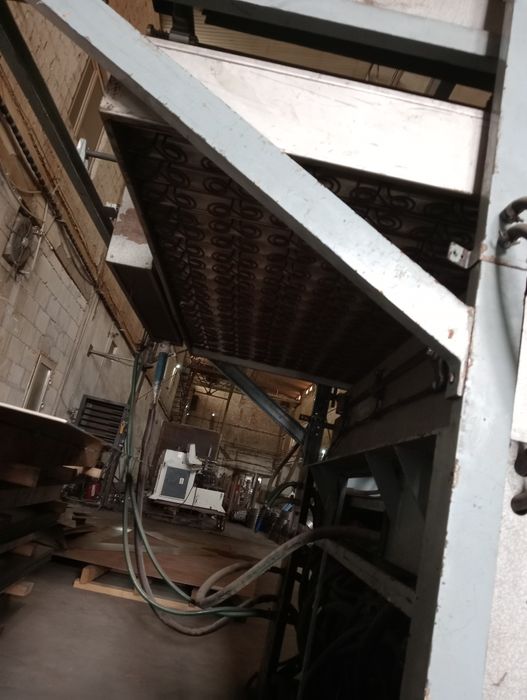 Станок вакумноформуючий