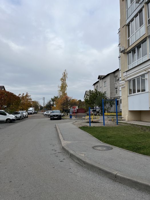 Продаж 2-кім квартири  у новому заселеному будинку. 60 м2. Підходить під Є оселя