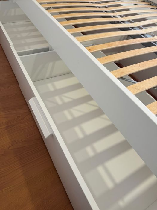 Cama Brimnes ikea 140x200 em otimo estado