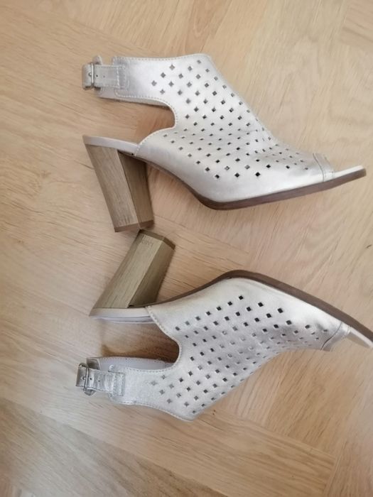 Eleganckie buty skórzane 37 Lasocki