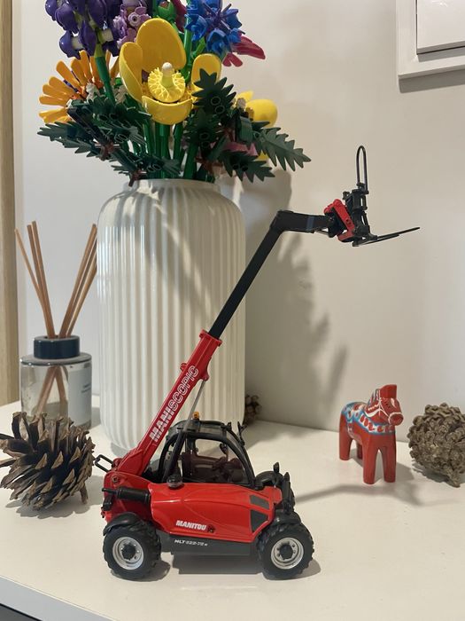 Manitou MLT 625-75 H 1:32 – model Universal Hobbies
