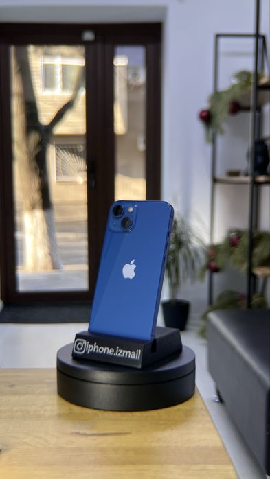 Iphone 13 256 gb  +чехол, стекло и шнур идут в комплекте