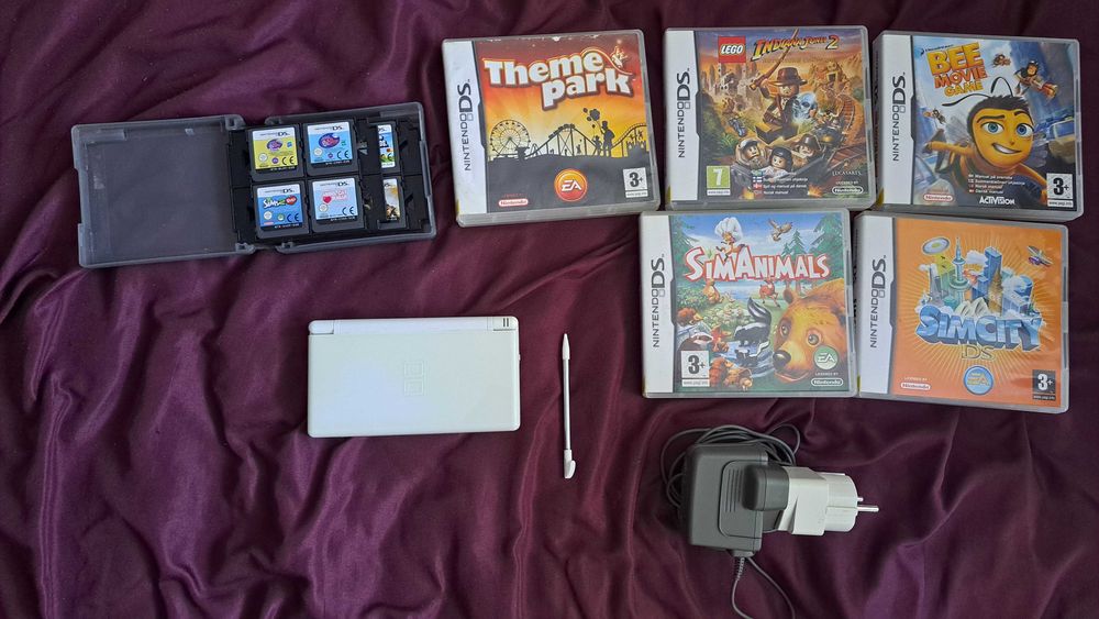 Konsola Nintendo DS Lite + Gry
