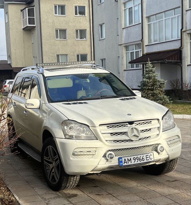 Aвтомобіль Mersedes GL  450 2010 рік 7 місць