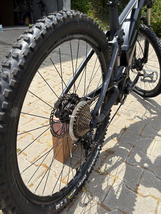Bicicleta elétrica de montanha