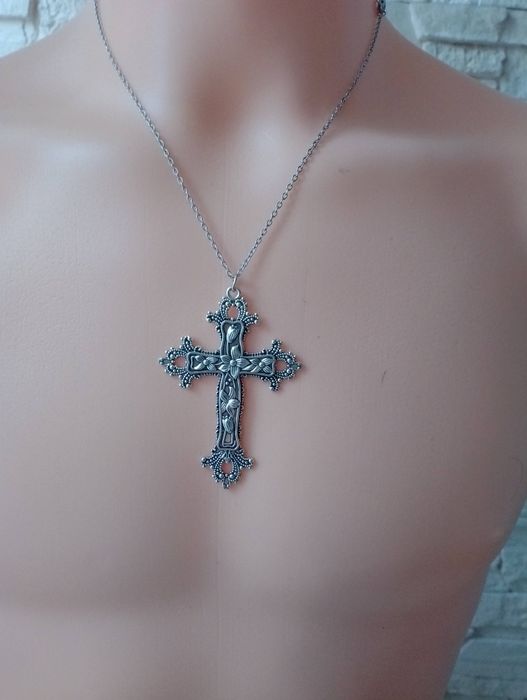 Naszyjnik unisex kategorii alternatywnej z zawieszką krzyża