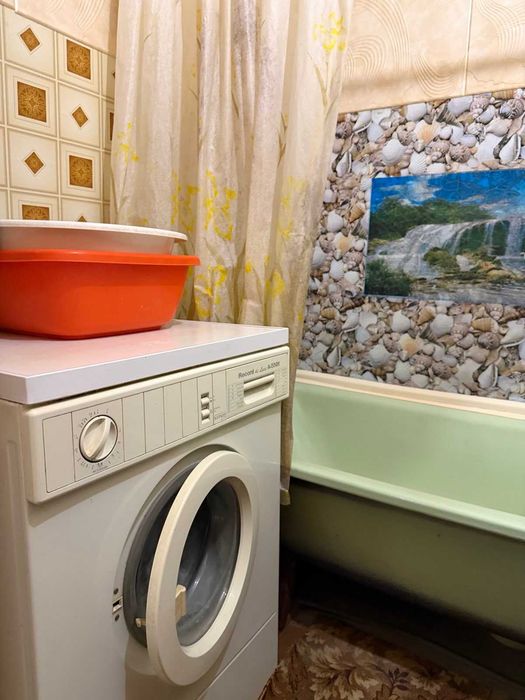 Продам трикімнатну квартиру Малікова