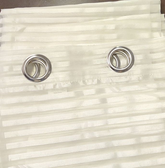 Dwie firany na przelotkach białe w paseczki szer140xwys255