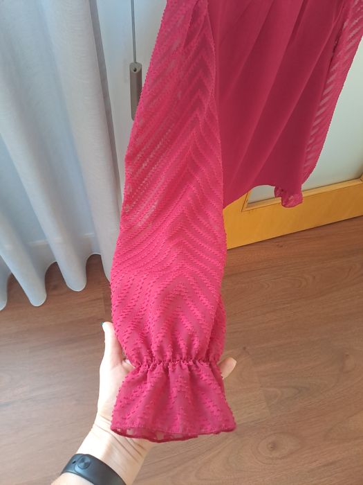 Camisa /Blusa cor borgonha, manga transparente