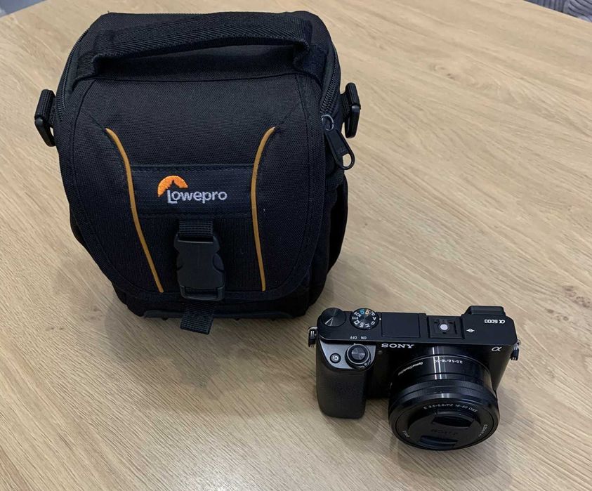 Sony A6000 + torba + karta SD + obiektyw 16-50 mm F3.5-5.6 OSS