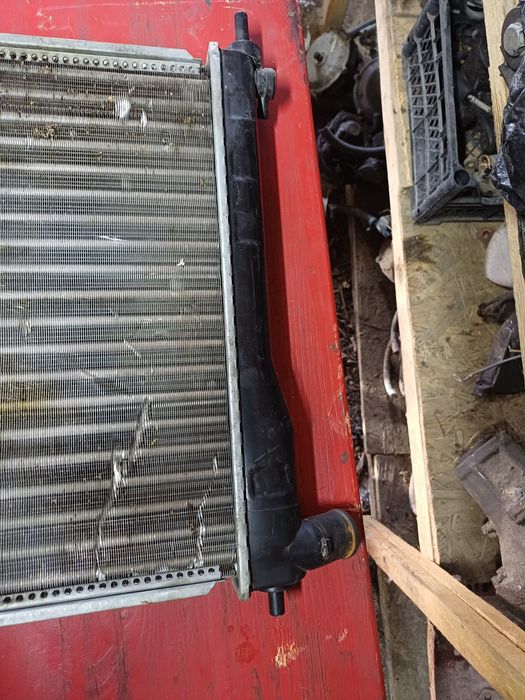 Продам радіатор охолодженя деу нексія.