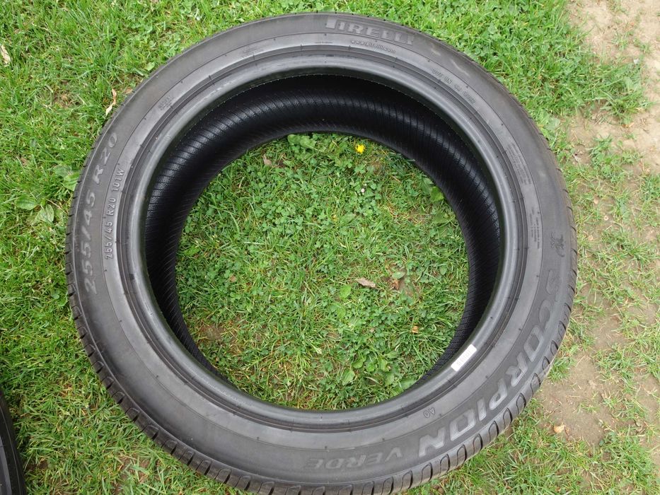 Opony 255/45/20 PIRELLI 4 Sztuki Jak NOWE