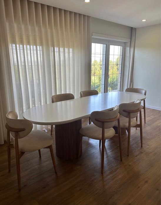 Mesa de Jantar Oval com Pés Ripados + 6 Cadeiras