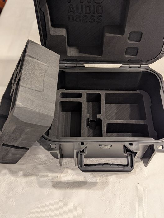 Caixa para equipamento de áudio