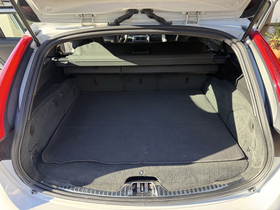 Volvo V60 D6 2.4 Plug In Hybrid AWD Summum