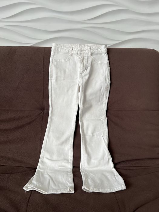 Белые джинсы состоянип новых 9 лет, 134 как Zara