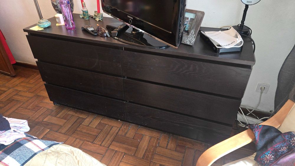 Comoda em bom estado