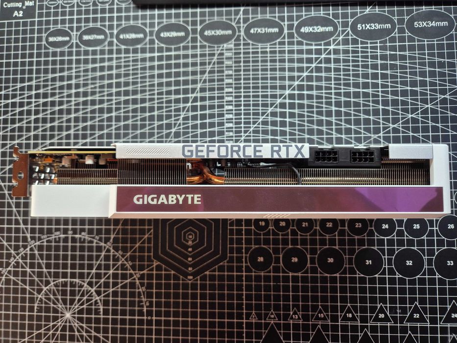 Karta Graficzna Gigabyte RTX 3070 Ti VISION OC 8GB Biała