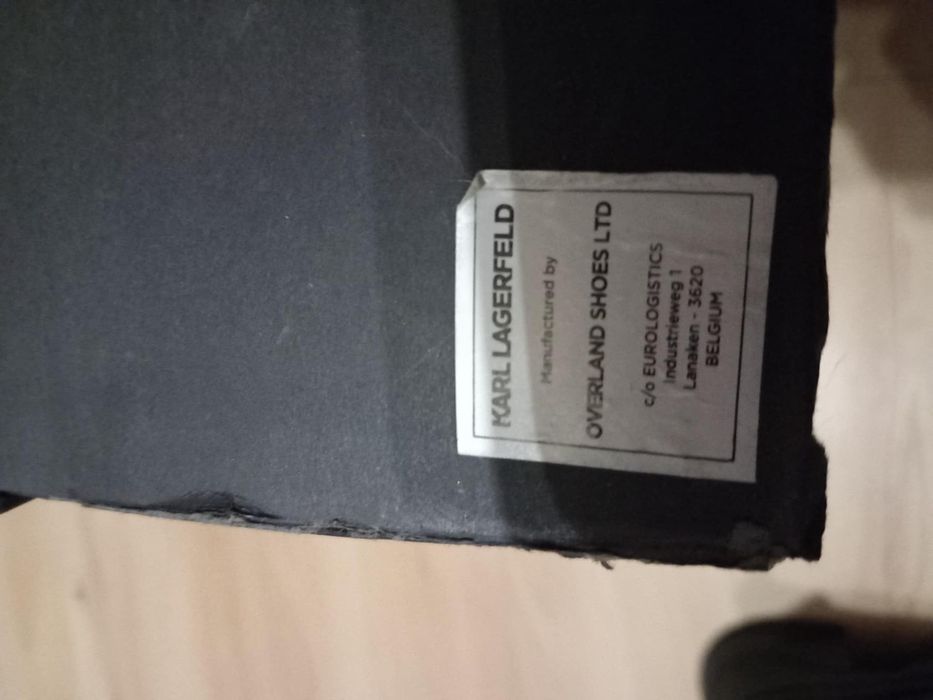 Karl Lagerfeld – Bridger Midi Gore Boot
Rozmiar: 40