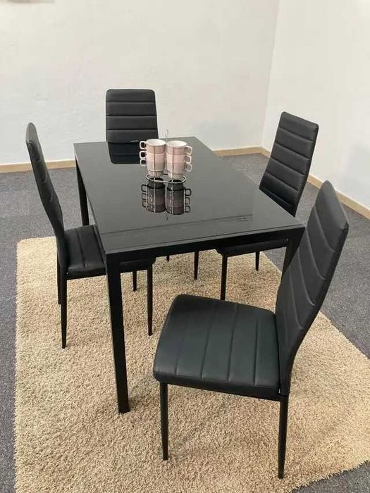 mesa e 4 cadeiras novas envios gratis