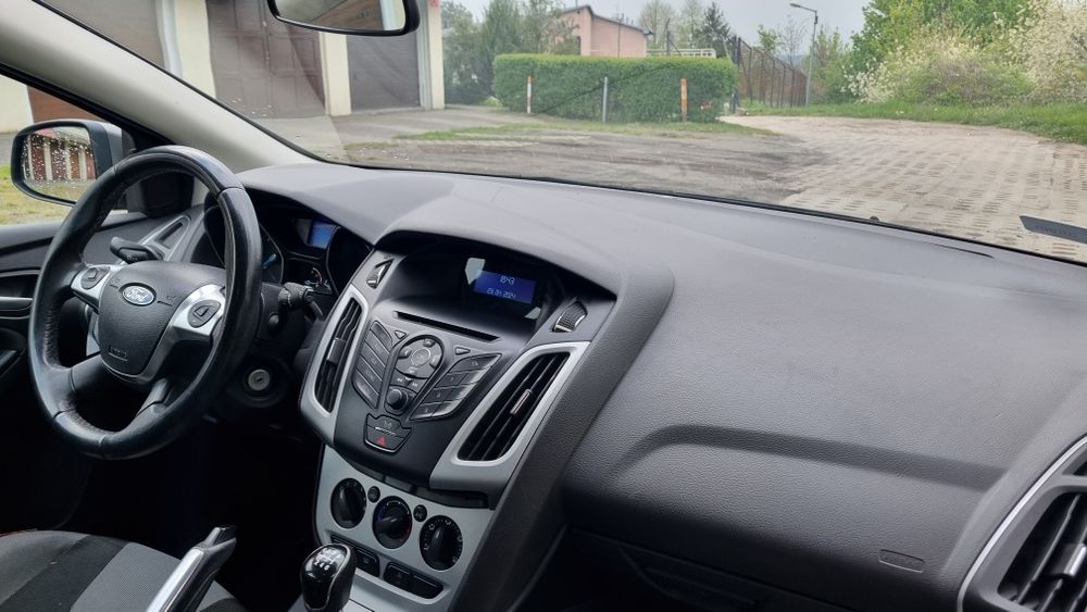 Ford focus 2011r