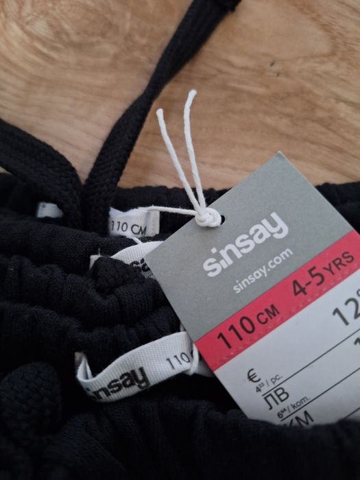 Spodnie dresowe chłopięce rozm 110 sinsay 3pak