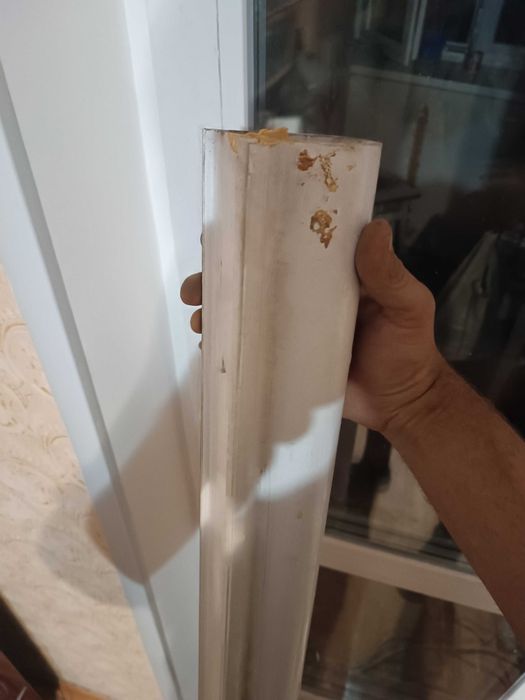 Эркерная труба, пластиковая стойка