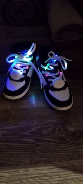 Buty podświetlane