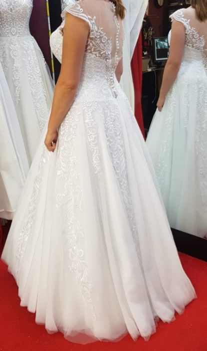 Koronkowa Suknia ślubna