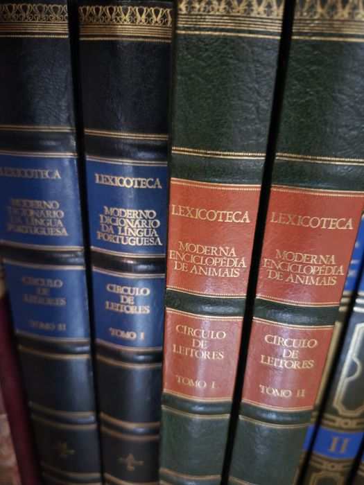 Enciclopédias em muito bom estado e antigas.