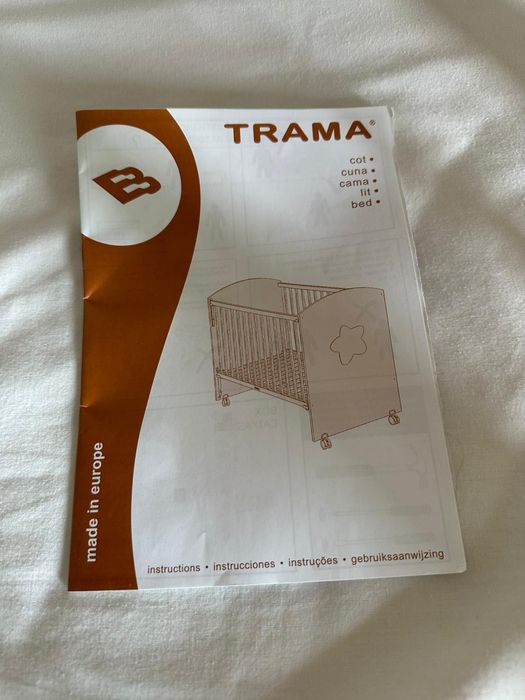 Berço corações + colchão TRAMA