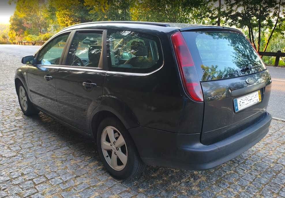 Ford Focus SW 5Lugares. 1.6 TDCi Sport, Carrinha a Diesel de 2005