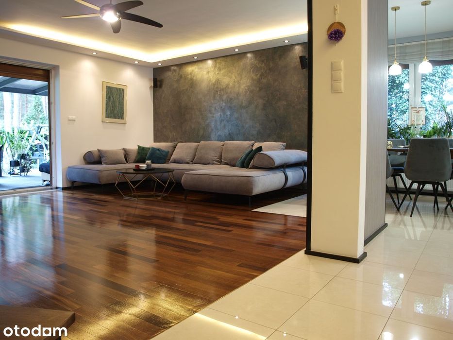 Piękny dom z boiskiem w Kampinosie