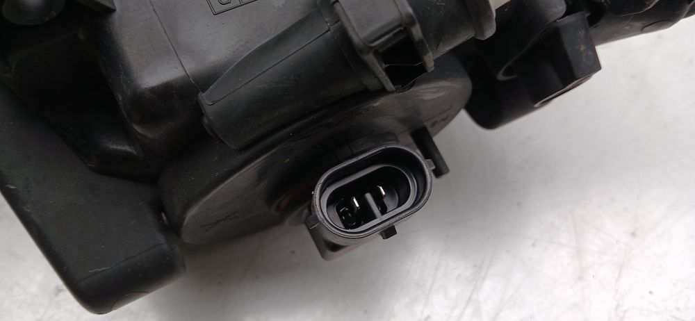 Farol nevoeiro frente esquerdo SEAT Leon ST (5F8)