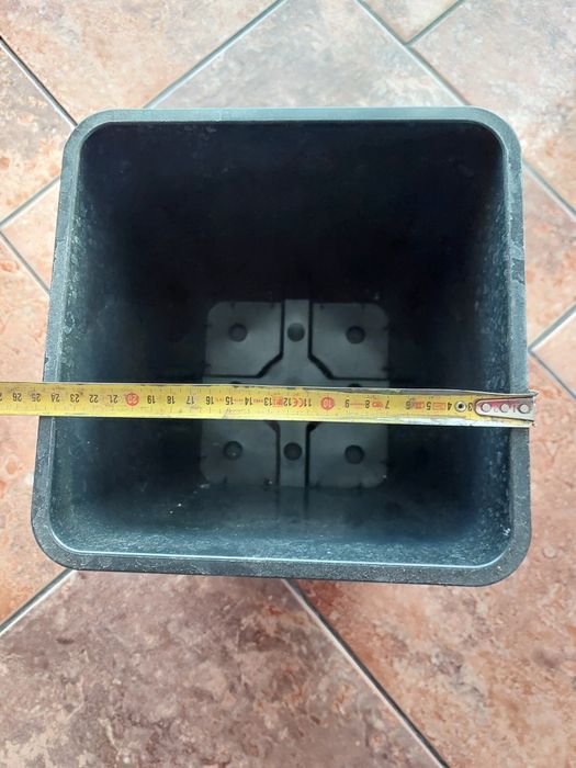 Doniczka produkcyjne kwadrat